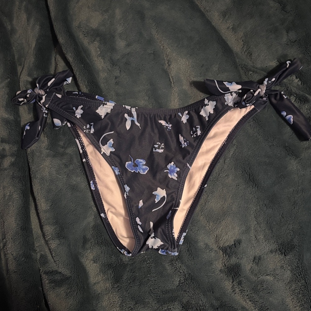 SHEIN Black Floral Tie-Side Bikini Bottoms